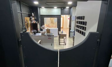 CAFE FUNCIONANDO CON TRES BAÑOS
