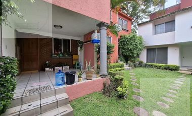 CASA EN VENTA Y RENTA EN CUERNAVACA, A UNA CUADRA DEL SANBORNS DE PLAN DE AYALA