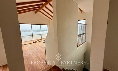 Espaciosa y linda Casa en Arriendo con Gran Vista a la Bahía de La Herradura