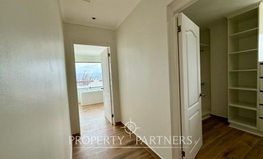 Espaciosa y linda Casa en Arriendo con Gran Vista a la Bahía de La Herradura