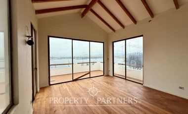 Espaciosa y linda Casa en Arriendo con Gran Vista a la Bahía de La Herradura