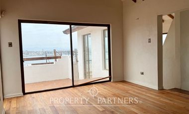 Espaciosa y linda Casa en Arriendo con Gran Vista a la Bahía de La Herradura