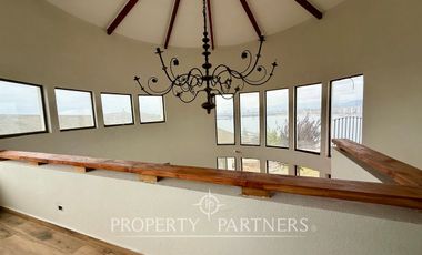 Espaciosa y linda Casa en Arriendo con Gran Vista a la Bahía de La Herradura