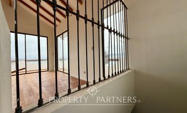 Espaciosa y linda Casa en Arriendo con Gran Vista a la Bahía de La Herradura