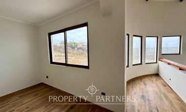 Espaciosa y linda Casa en Arriendo con Gran Vista a la Bahía de La Herradura