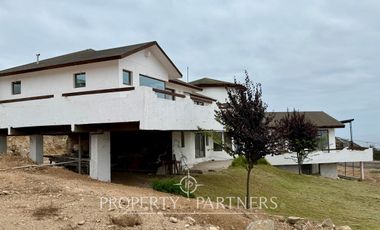 Espaciosa y linda Casa en Arriendo con Gran Vista a la Bahía de La Herradura