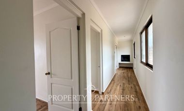 Espaciosa y linda Casa en Arriendo con Gran Vista a la Bahía de La Herradura