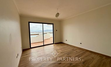 Espaciosa y linda Casa en Arriendo con Gran Vista a la Bahía de La Herradura