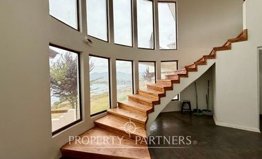 Espaciosa y linda Casa en Arriendo con Gran Vista a la Bahía de La Herradura