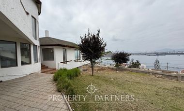Espaciosa y linda Casa en Arriendo con Gran Vista a la Bahía de La Herradura