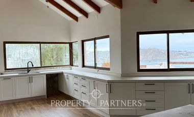 Espaciosa y linda Casa en Arriendo con Gran Vista a la Bahía de La Herradura