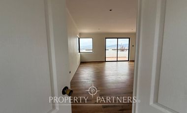 Espaciosa y linda Casa en Arriendo con Gran Vista a la Bahía de La Herradura