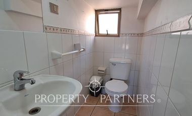 Venta amplia casa esquina de 2 pisos.Villa Atacama.