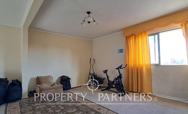 Venta amplia casa esquina de 2 pisos.Villa Atacama.