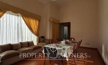 Venta amplia casa esquina de 2 pisos.Villa Atacama.