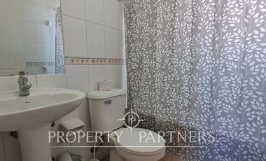 Venta amplia casa esquina de 2 pisos.Villa Atacama.