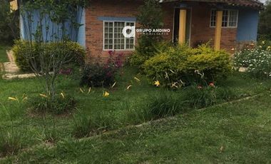 VENTA de CASA LOTE en MESA DE LOS SANTOS