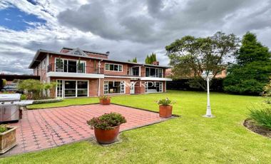 En venta espectacular casa en Condominio Club Aposentos