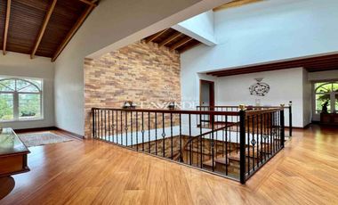 En venta espectacular casa en Condominio Club Aposentos