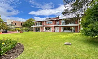 En venta espectacular casa en Condominio Club Aposentos