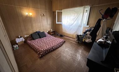 Chalet sobre 2 lotes a modernizar