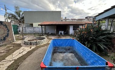 Chalet sobre 2 lotes a modernizar