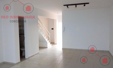 Duplex en zona Regimiento.