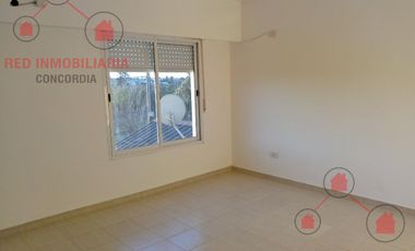 Duplex en zona Regimiento.