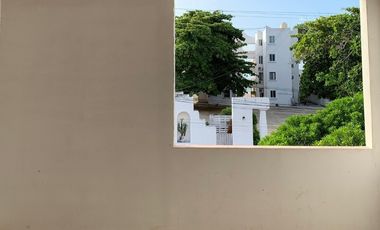 CASA EN VENTA CON ALBERCA A 80 MTS DE LA PLAYA. PROGRESO. MÉRIDA