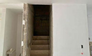 CASA EN VENTA CON ALBERCA A 80 MTS DE LA PLAYA. PROGRESO. MÉRIDA