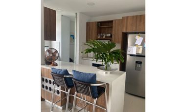 APARTAMENTO MODERNO CON VISTA A LOS FARALLONES