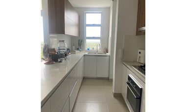 APARTAMENTO MODERNO CON VISTA A LOS FARALLONES
