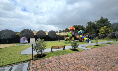 SE VENDE CASA EN COTA EN CONJUNTO CERRADO