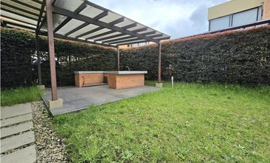 SE VENDE CASA EN COTA EN CONJUNTO CERRADO