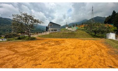 Lote para venta en Copacabana.