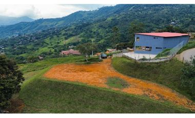 Lote para venta en Copacabana.