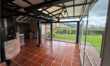 Arriendo en casa de un nivel
