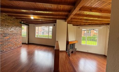 Arriendo en casa de un nivel
