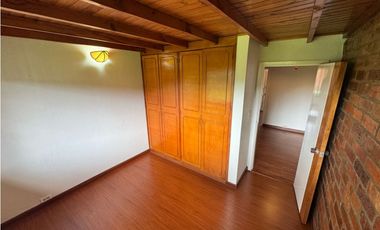 Arriendo en casa de un nivel