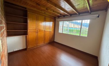 Arriendo en casa de un nivel