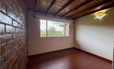 Arriendo en casa de un nivel