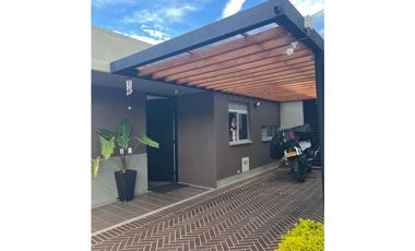 Venta de casa de 1 piso en el Retiro