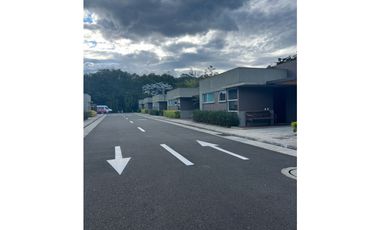 Venta de casa de 1 piso en el Retiro