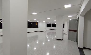 SE ARRIENDA EDIFICIO EN CAPELLANIA