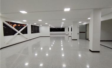 SE ARRIENDA EDIFICIO EN CAPELLANIA