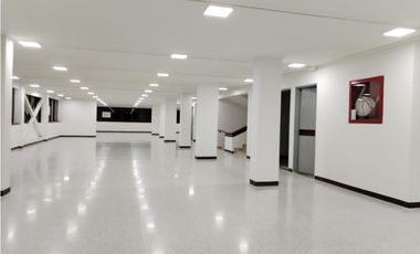 SE ARRIENDA EDIFICIO EN CAPELLANIA