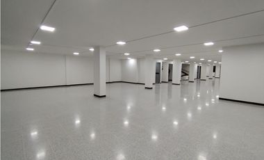 SE ARRIENDA EDIFICIO EN CAPELLANIA