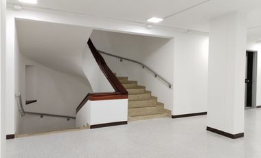 SE ARRIENDA EDIFICIO EN CAPELLANIA