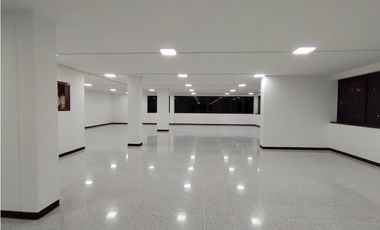 SE ARRIENDA EDIFICIO EN CAPELLANIA