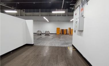 SE ARRIENDA LOCAL EN CAPELLANIA